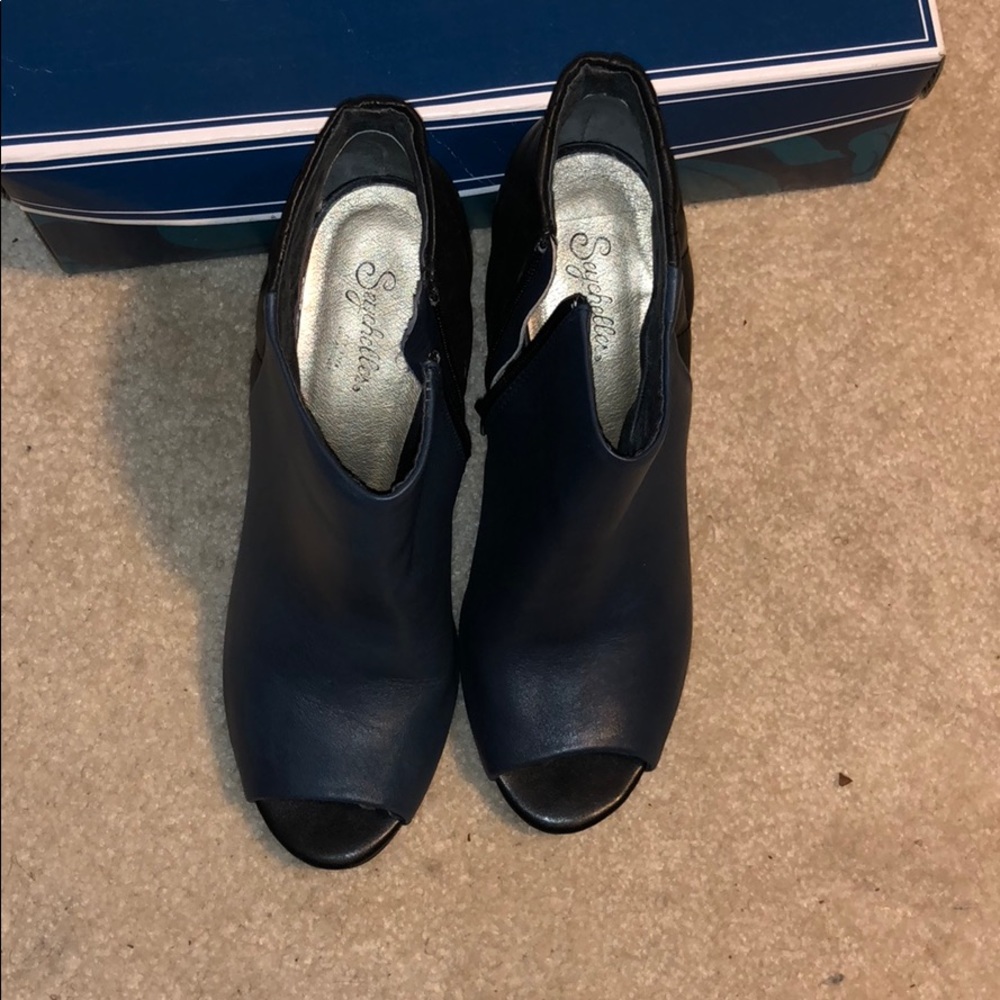 Sz8  Seychelles booties